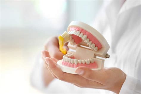 Dental Prosthesis: Why Do You Need It and How Is the Procedure Done?