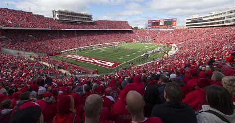 On, Wisconsin! Readers rank Madison best college football town