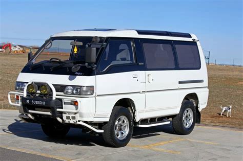 1990 Mitsubishi Delica 4x4 JDM Camper Van For Sale