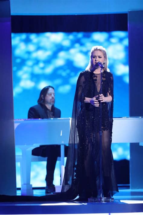 Chloe Kohanski: Photos Of ‘The Voice’ Season 13 Winner – Hollywood Life