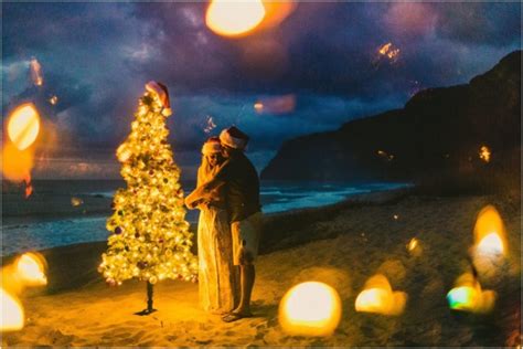 Christmas at the Beach | Kauai, Hawaii | Kauai Wedding Photographer | Enchanted Elopements | Meg ...