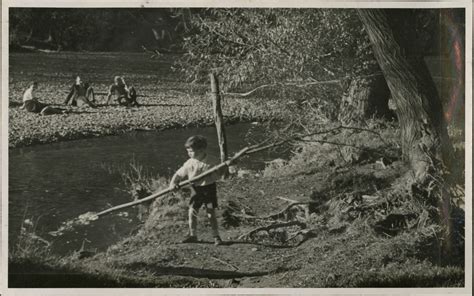 Family at the river | canterburystories.nz