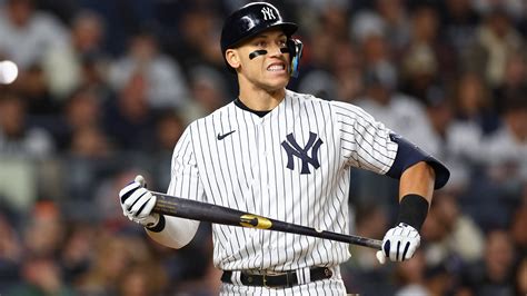 Aaron Judge injury update: Yankees star could miss time after tweaking ...