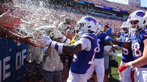 Bills WR Stefon Diggs Nets Fine for Beer Celebration