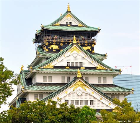 Osaka Castle glamorous gold decorations and a travel tip