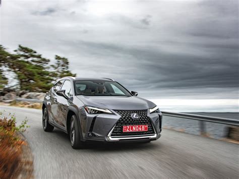 2020 Lexus UX Hybrid Pictures: | U.S. News