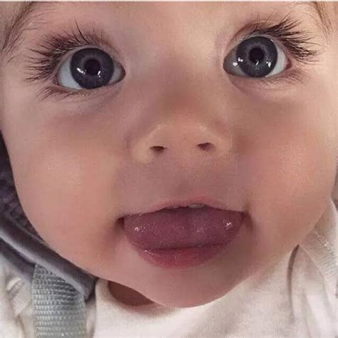 Pin by Lobty on Süß Babys | Baby eyes, Cute baby pictures, Cute little baby