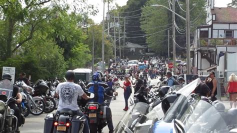 Despite being urged not to, Friday the 13th bikers descend on Port Dover, Ont. | Globalnews.ca