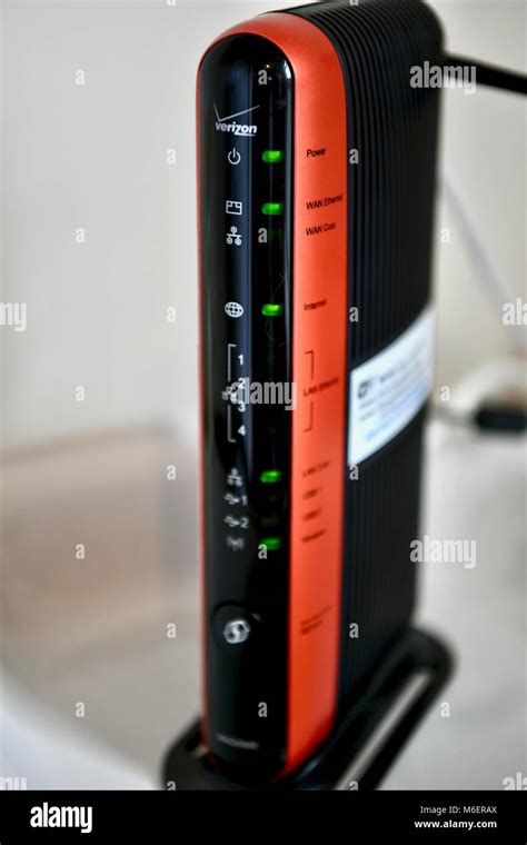 Verizon Fios modem and wireless router Stock Photo - Alamy