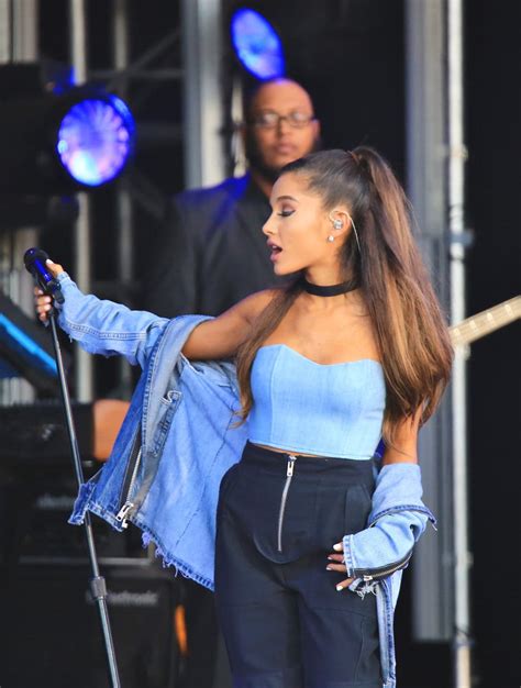 Introducir 57+ imagen outfit ariana grande - Abzlocal.mx