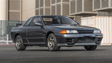 A stock 1989 Nissan Skyline GT-R R32 is heading to auction | Vehiclejar Blog