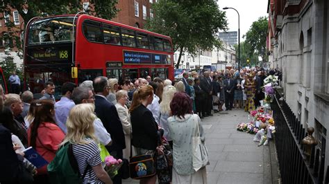 Britain pays tribute to 7/7 victims 10 years after London bombings