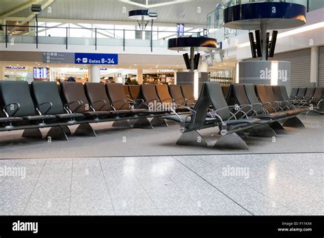 Bristol airport hi-res stock photography and images - Alamy