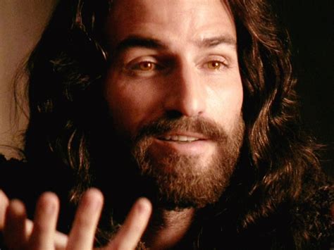 Jim Caviezel pode voltar ao papel de Jesus na sequência de A Paixão de Cristo