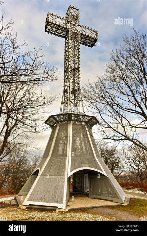 Mount Royal Cross on top of Mount Royal Montreal, Quebec, Canada Stock Photo - Alamy