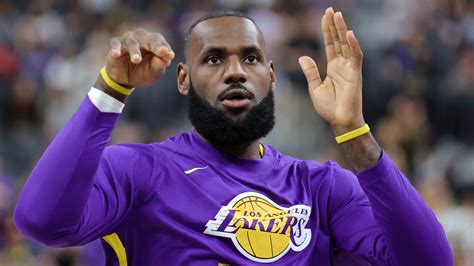 Lakers Urged to 'Blow It Up' With Blockbuster Trade of LeBron James