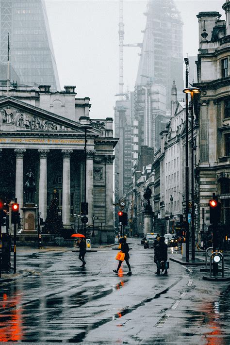 Rainy day in London. : r/raining