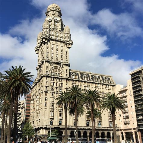 Palacio Salvo by Mario Palanti, Montevideo, Uruguay [OC][2682x2683] : r/ArchitecturePorn