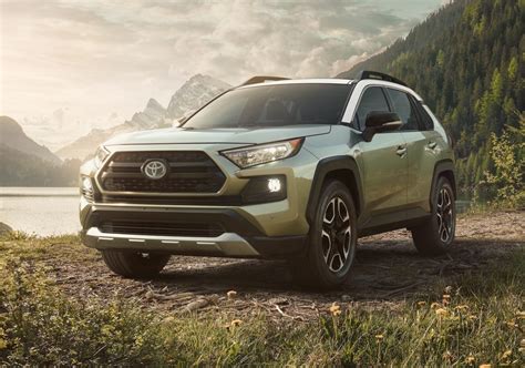 2019 Toyota RAV4 gets tough new look, debuts at New York show | PerformanceDrive