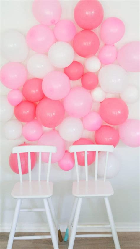 DIY Balloon Wall - arinsolangeathome