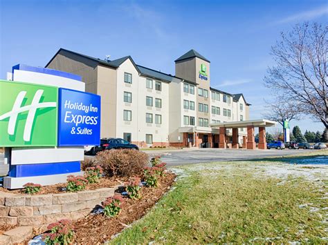 Holiday Inn Express & Suites Coon Rapids-Blaine Area Hotel by IHG