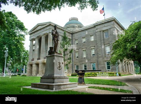 NORTH CAROLINA STATE CAPITOL BUILDING IN RALEIGH Stock Photo - Alamy