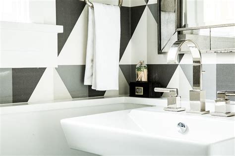 Black and Gray Geometric Print Wallpaper - Modern - Bathroom