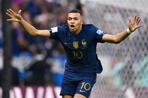 'Move over Lionel Messi' - Kylian Mbappe takes 2022 World Cup final ...