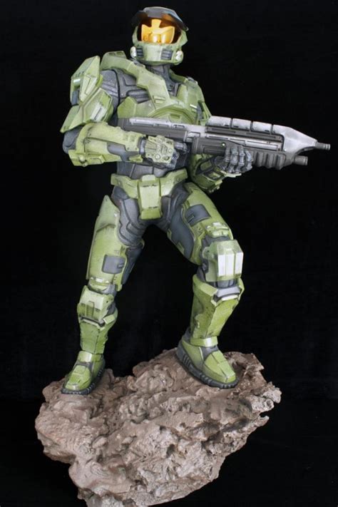 Halo Master Chief Premium Format Figure Statue Finally Released! - Halo ...