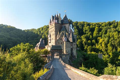 Eltz Castle - the fairytale castle in the Eifel forest • Stronghold ...