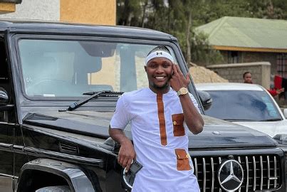 ‘Niliwawarn’- Moya David flaunts multi-million Mercedes G-Wagon