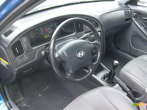 2005 Hyundai Elantra GT Hatchback interior Photo #41637527 | GTCarLot.com