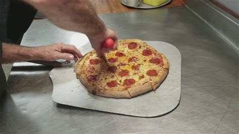 Cutting A Pizza Into Squares - YouTube