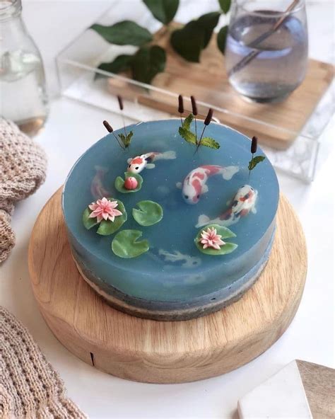 Baker Makes a Jelly Cake That Looks Just Like a Pretty Koi Pond