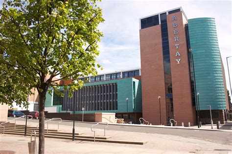 Abertay named in top tier of sustainable transport ranking