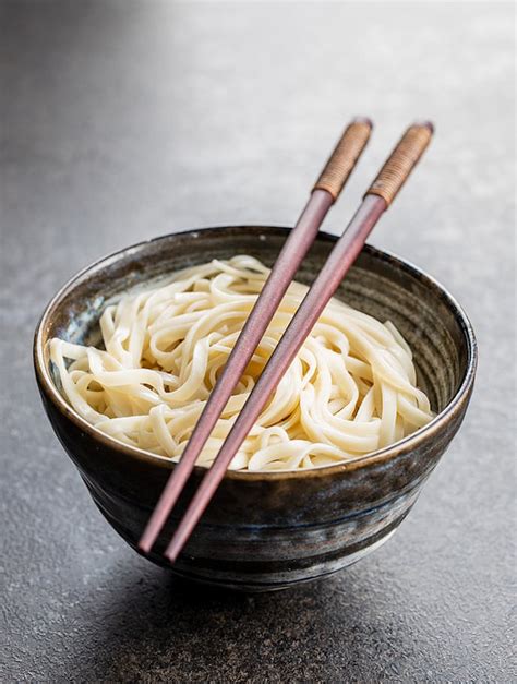 A Guide to Udon Noodles — with Tips, Uses, and Recipes