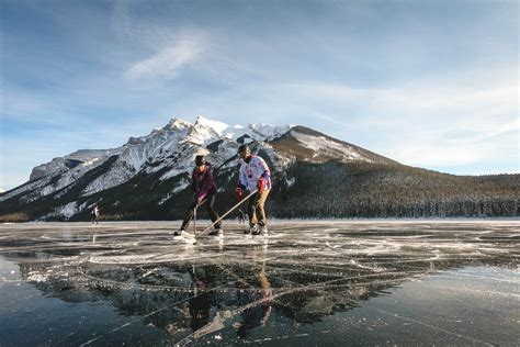 Ice skating in Banff National Park (+video)