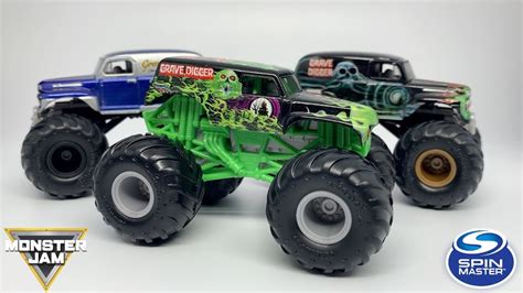 SPIN MASTER MONSTER JAM RETRO GRAVE DIGGER 5-PACK! - YouTube