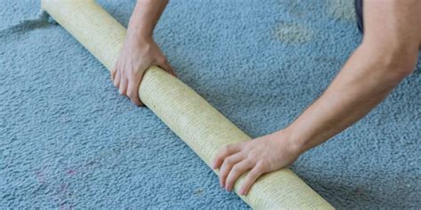 How To Remove Old Carpet? Easy Old Carpet Removal DIY