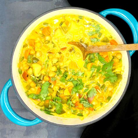 Easy Vegetable Curry (One-pot, 30 minutes) - Holy Cow Vegan