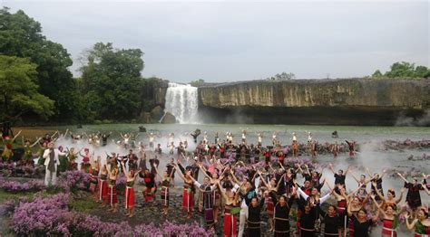 Impressive Art Fashion Show Honoring Central Highlands’ Culture | Vietnam Times