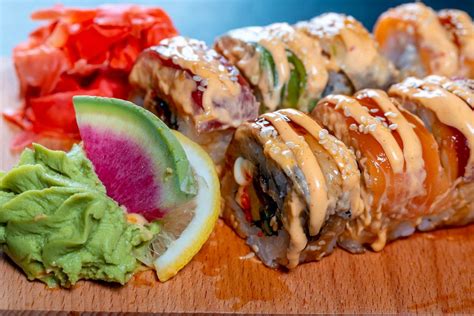 Sushi roll japanese food in restaurant. - Creative Commons Bilder