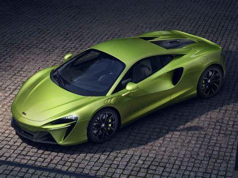 2023 McLaren Artura Review, Pricing, and Specs