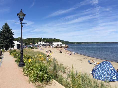 Lincolnville Beach...across the street from the Spouter Inn Bed and Breakfast Maine Lighthouses ...