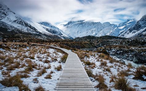 Aoraki Mount Cook National Park, New Zealand, mountains, snow, path ...