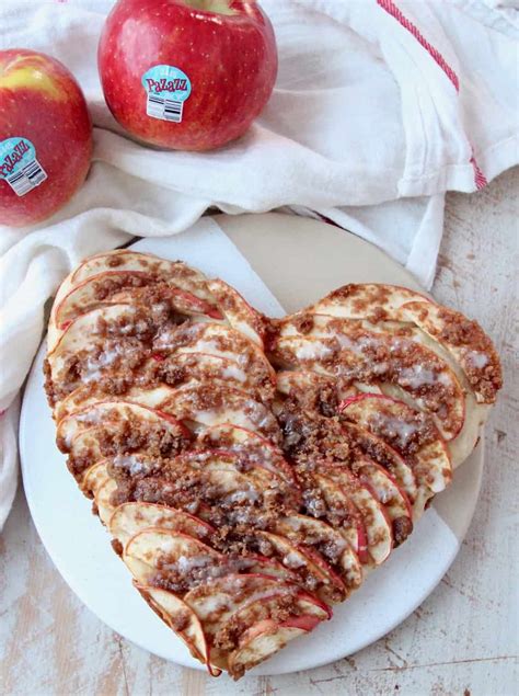 Apple Dessert Pizza with Cinnamon Streusel Topping - WhitneyBond.com