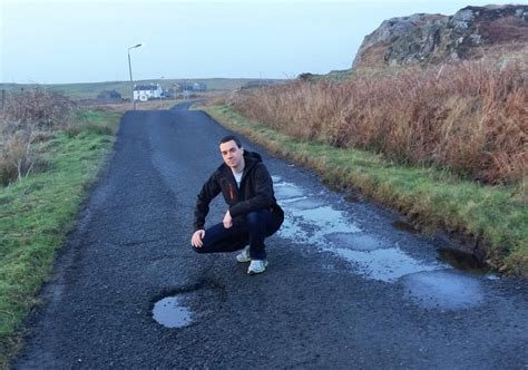 Potholes needs fixing on island's deteriorating roads - The Oban Times