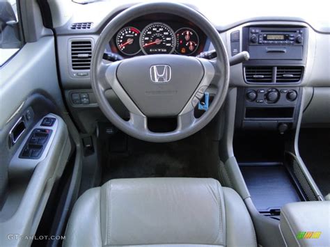 2006 Honda Pilot LX Saddle Dashboard Photo #59516139 | GTCarLot.com