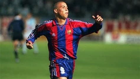 Legendary goals: Ronaldo | FC Barcelona