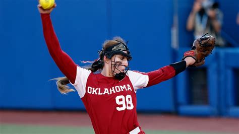 Oklahoma's Jordyn Bahl pitches against Florida State during the fifth ...